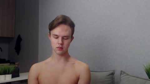 Angel online show from November 20, 9:09 am