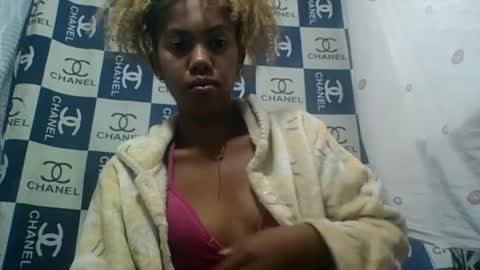 Snapshot of angeltta69 chatting on July 12, 9:17 pm angeltta69 online show from July 12, 9:17 pm