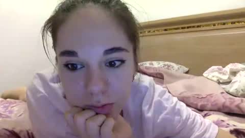 Snapshot of angle_cute05 chatting on July 23, 9:57 pm Angel Cute online show from July 23, 9:57 pm