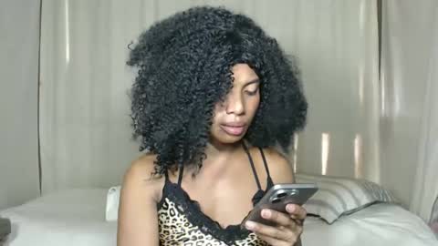 Snapshot of angolahugecock chatting on September 29, 6:51 am angolahugecock online show from September 29, 6:51 am