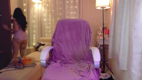 Anisahade online show from October 4, 3:10 pm