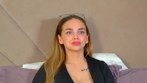 AnitaVenture online show from June 10, 4:34 am