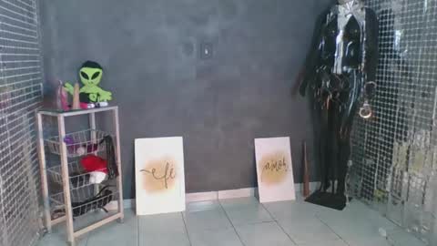 Hello My name is NaiaraPv is OPEN online show from May 21, 12:45 pm