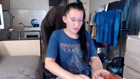 Snapshot of ankey_rayah chatting on July 13, 1:14 pm Nameless online show from July 13, 1:14 pm
