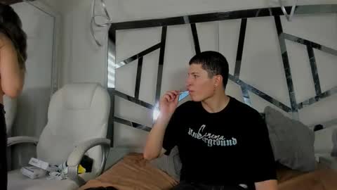 ANGEL AND TEFY online show from April 5, 9:01 pm