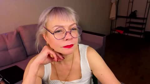 Snapshot of ann_annise chatting on February 21, 9:10 am ann_annise online show from February 21, 9:10 am