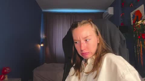 Anna online show from April 18, 1:26 pm