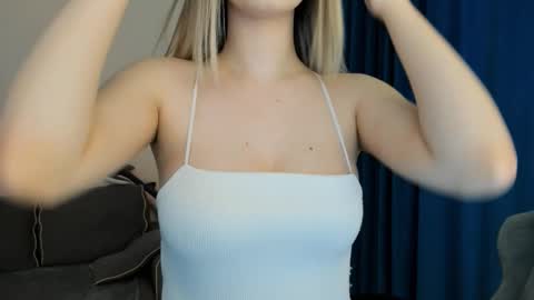 Snapshot of anna_miuu chatting on February 10, 4:16 am anna miuu online show from February 10, 4:16 am