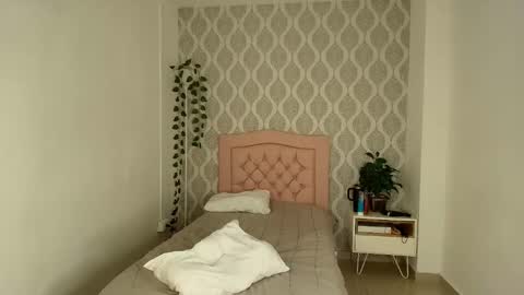 annalise goerts online show from December 19, 1:29 pm