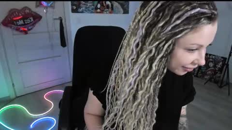 Anna online show from March 22, 3:04 pm