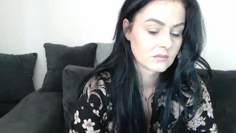 Snapshot of annarosexx chatting on June 3, 8:39 am Anna online show from June 3, 8:39 am