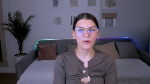 Im Anna online show from May 16, 10:36 am