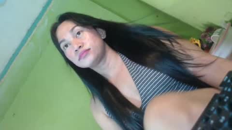 Snapshot of anne_hotaway chatting on June 19, 2:05 am anne_hotaway online show from June 19, 2:05 am
