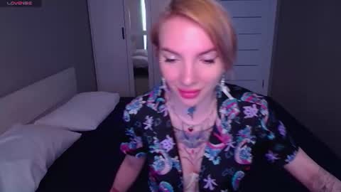 Snapshot of annetenet chatting on June 14, 8:27 am Annet online show from June 14, 8:27 am