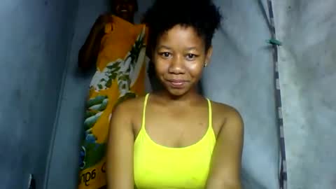 Snapshot of annick98 chatting on February 7, 7:56 am annick98 online show from February 7, 7:56 am