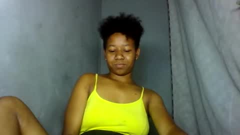 Snapshot of annick98 chatting on February 7, 8:01 pm annick98 online show from February 7, 8:01 pm