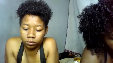 Snapshot of annick98 chatting on February 15, 7:51 am annick98 online show from February 15, 7:51 am