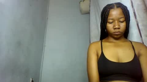 Snapshot of annick98 chatting on February 18, 8:32 am annick98 online show from February 18, 8:32 am