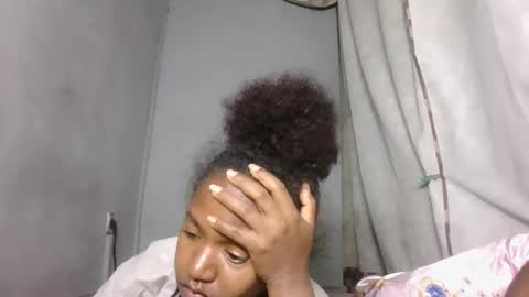 Snapshot of annick98 chatting on February 23, 9:23 pm annick98 online show from February 23, 9:23 pm