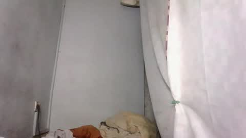 Snapshot of annick98 chatting on February 26, 8:02 am annick98 online show from February 26, 8:02 am