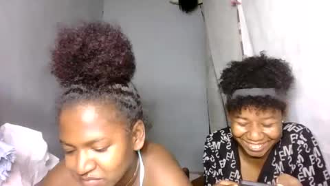 Snapshot of annick98 chatting on February 28, 5:58 pm annick98 online show from February 28, 5:58 pm