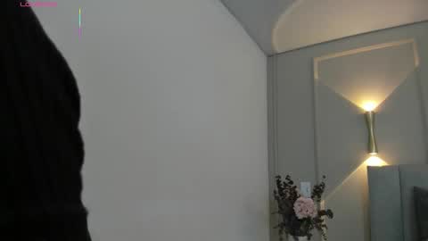 annie_20_ online show from January 11, 12:10 pm