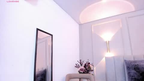 annie_20_ online show from February 9, 12:09 pm