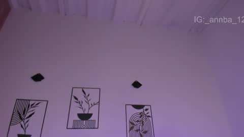 annie_barozzi online show from March 24, 1:27 pm