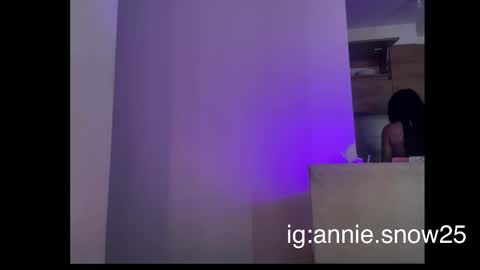 JEANNE no olvides seguirme dont forget follow me  uu online show from March 11, 7:25 pm