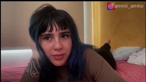 JEANNE no olvides seguirme dont forget follow me  uu online show from September 12, 8:09 pm