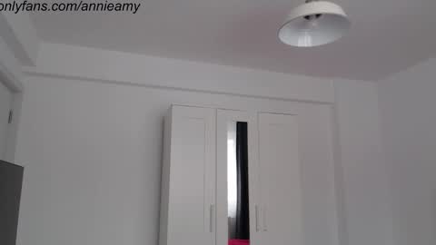 Annie online show from February 17, 12:59 pm