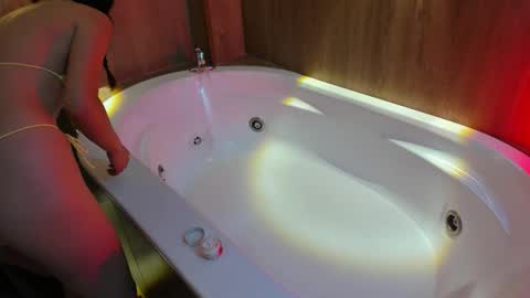 Annie And Leandro online show from January 7, 8:22 pm