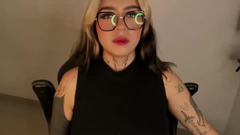 Annika online show from February 25, 2:16 pm