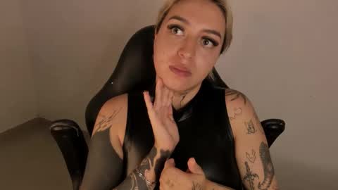 Annika online show from March 1, 12:40 pm