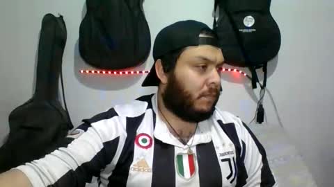 Snapshot of annubixxx69 chatting on February 2, 4:33 am lion kennedy independent model moderator online show from February 2, 4:33 am