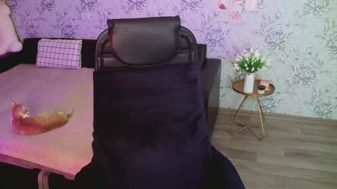 Annie online show from December 26, 12:14 am