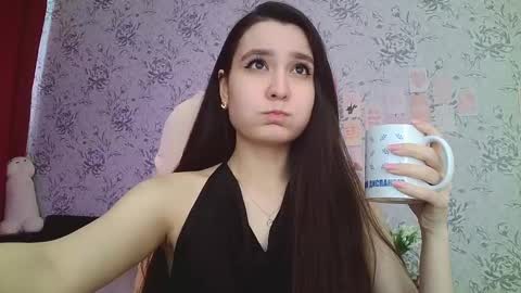 Annie online show from March 4, 9:07 am