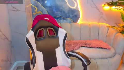 Live 1500am 2100pm COLOMBIAN HOUR online show from April 18, 8:09 pm