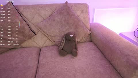 Ana online show from March 28, 1:22 pm