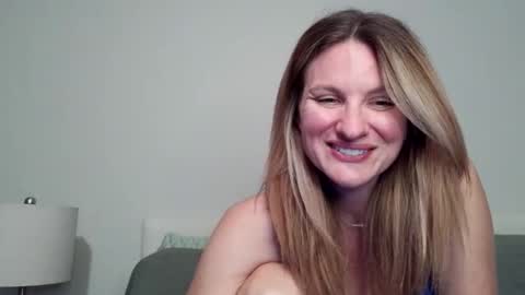 heyitsansley online show from May 3, 1:55 am