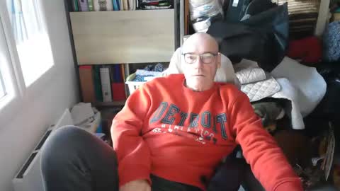 Snapshot of antares590 chatting on November 27, 1:13 pm antares590 online show from November 27, 1:13 pm