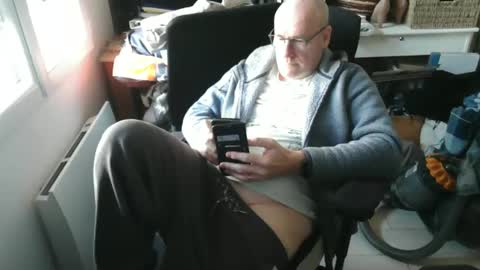 Snapshot of antares590 chatting on February 25, 12:59 pm antares590 online show from February 25, 12:59 pm