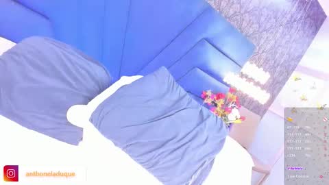 anthonelaDuque online show from March 5, 11:34 pm