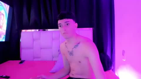 Snapshot of anthony_love14 chatting on March 22, 9:29 pm anthony_love14 online show from March 22, 9:29 pm