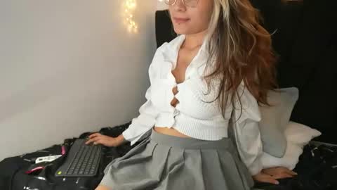 Snapshot of antofoxwbc chatting on June 5, 6:57 pm Anto online show from June 5, 6:57 pm