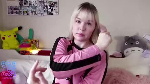 Snapshot of antoinettebeitler chatting on March 3, 12:50 am Liza online show from March 3, 12:50 am