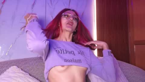 Snapshot of antonella_grace chatting on March 2, 7:54 pm Antonella online show from March 2, 7:54 pm