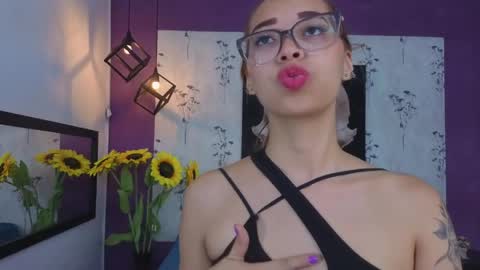 Antonella online show from June 3, 11:35 am