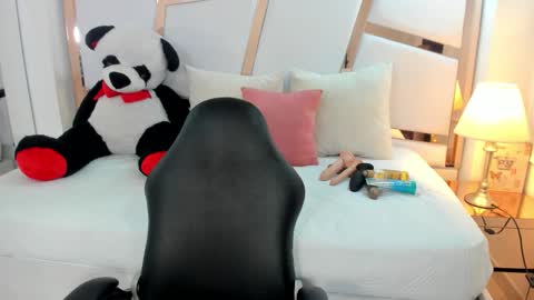 Antonella Moon 7 online show from February 19, 3:35 am