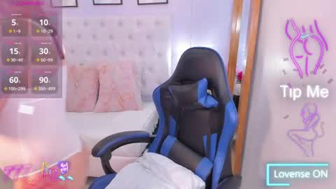 Antonella Moon 7 online show from August 4, 5:48 pm